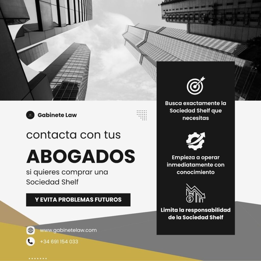 Abogado revisando documentos legales y fiscales para comprar una sociedad limitada